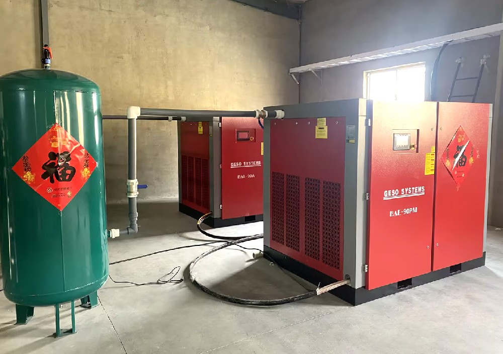 畜牧業(yè)設(shè)備升級(jí)案例：雙螺桿（90KW）空壓機(jī)如何助力企業(yè)高效節(jié)能生產(chǎn)？